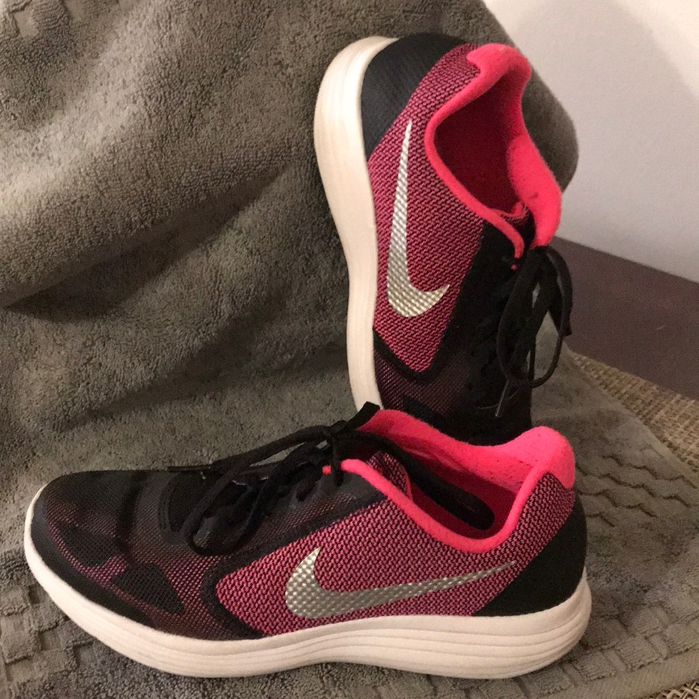 Nike Pink & Black Running Shoes
